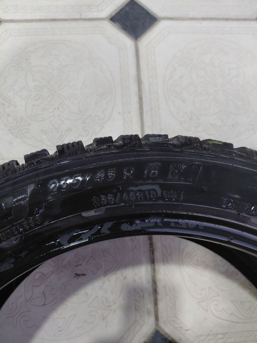 235 / 45/ 18/ --