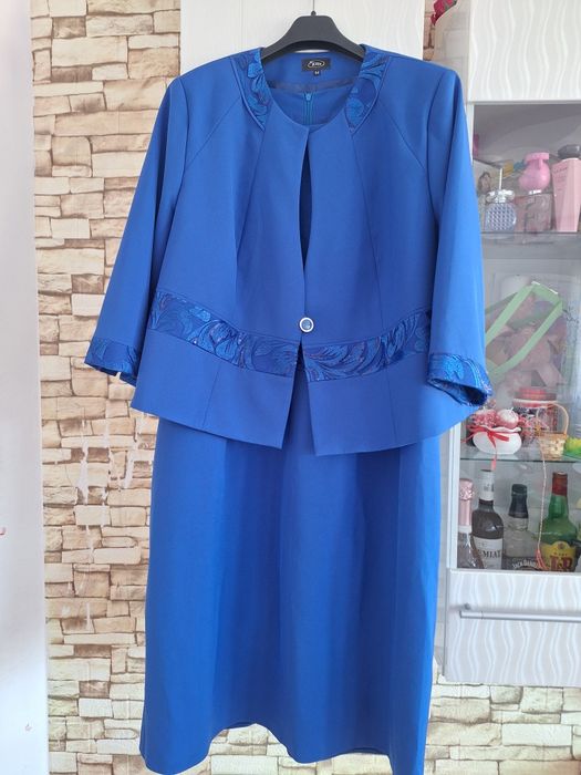 Vând rochie eleganta cu sacou