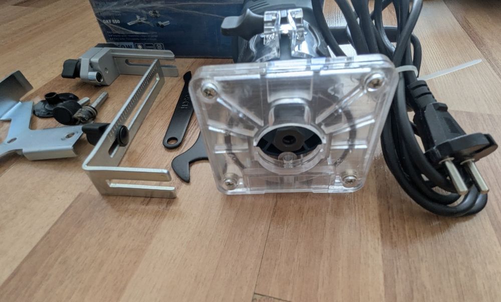 Фрезер кромочный Bosch GKF550 Professional