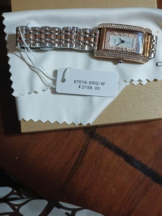 Часы бренда Olipai