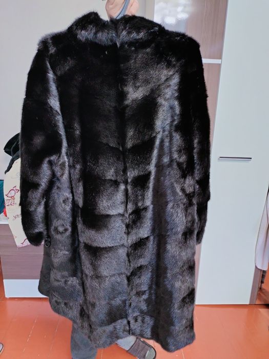 Шуба черного цвета,48 р