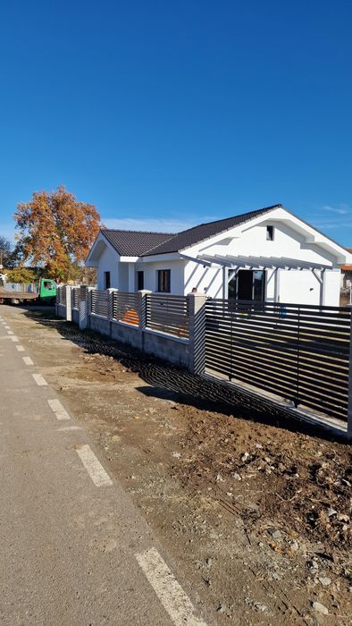 Vând casa in Bodrogul nou