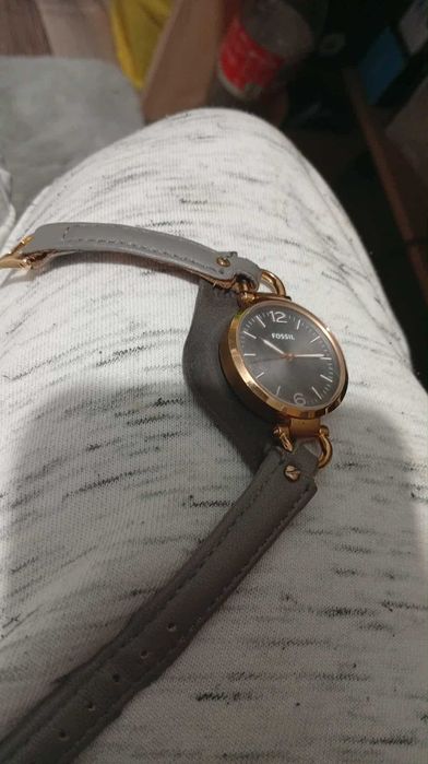 Vând ceas fosil de damă
Vând ceas fosil de damă