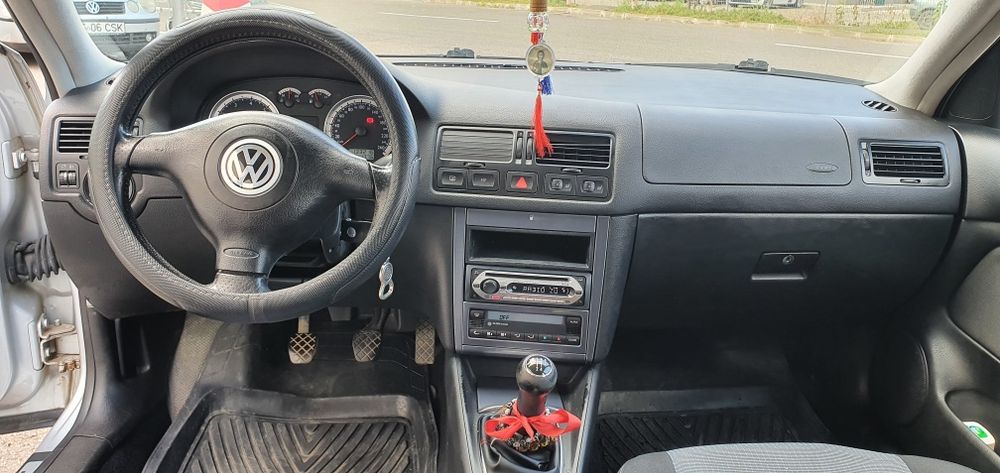 Vand vw bora 1.6 16v benzina