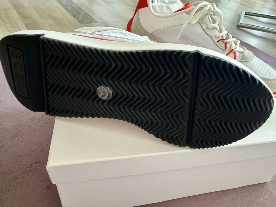 GUESS оригинални ЛЕТНИ сникърси