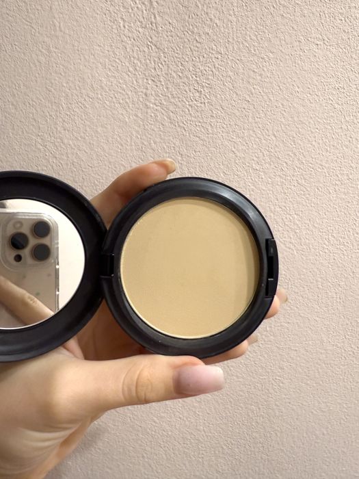 Пудра-фондьотен MAC