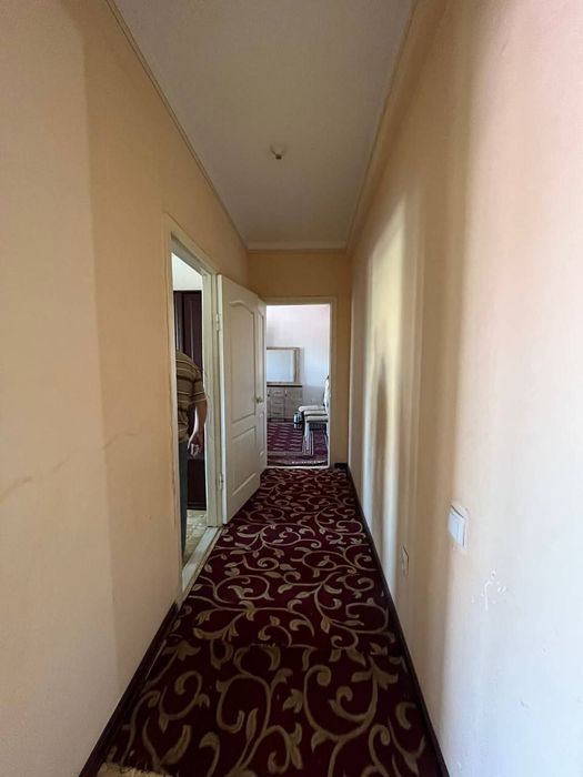 3/2/8 (2 этаж). Сергели 6. Дом кирпичный, квартира 80 м².