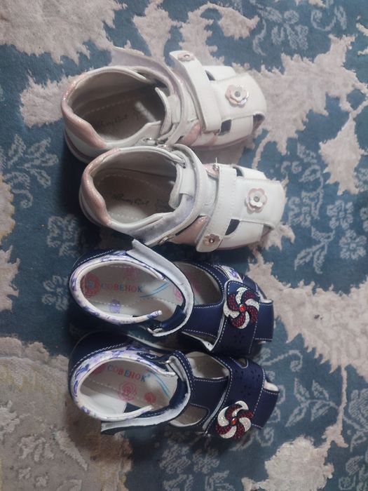 Продам сандалии на девочку 27-28 размер