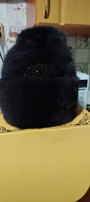 Продам шапку женскую