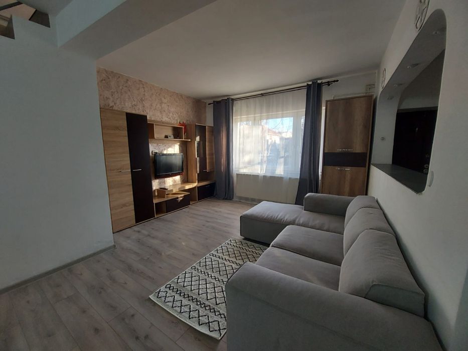 Casă de închiriat în zona centrală