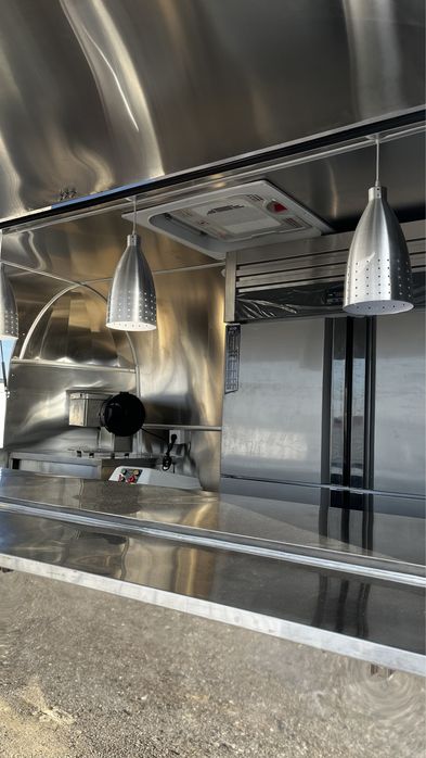 Airstream Rulota Comerciala Premium Echipata Street Food Trailer