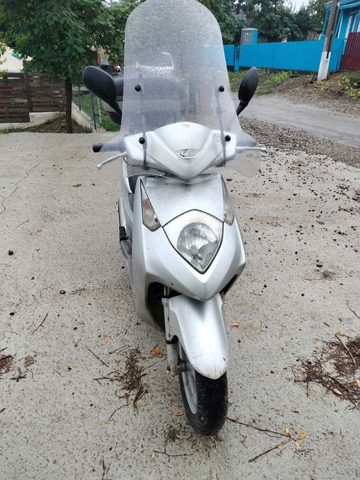 Hond motor 125 merge foarte bine