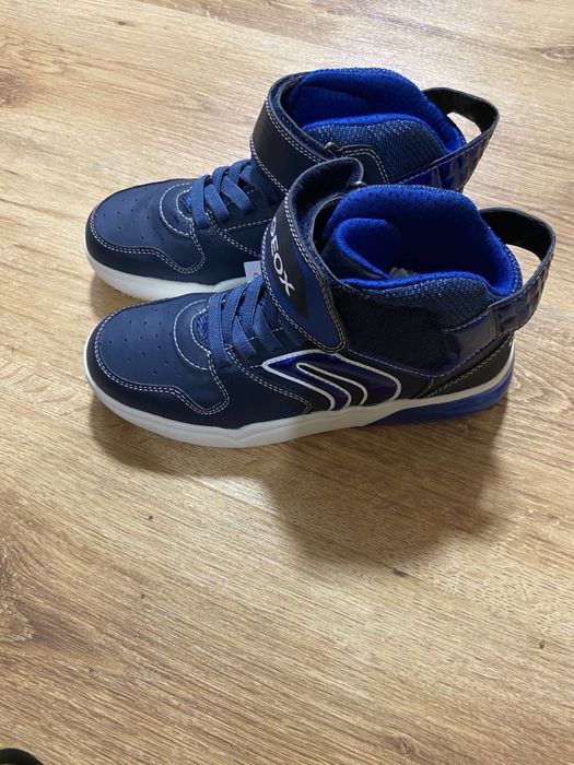 Маратонки на Geox