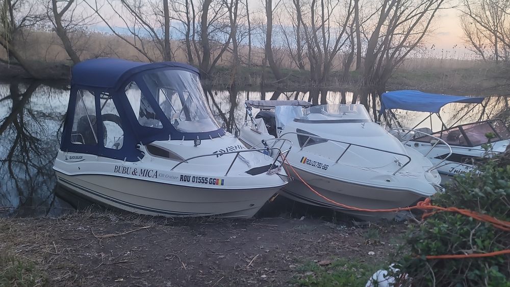 Ansamblu Barca Cabinata Quicksilver 430 Cruiser Peridoc Satellite Motor Mercury 60 Cp 4T Efi Inmatriculate