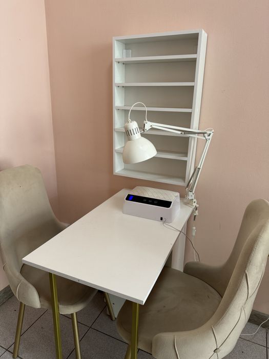 Стул для маникюра  и 2 стуля