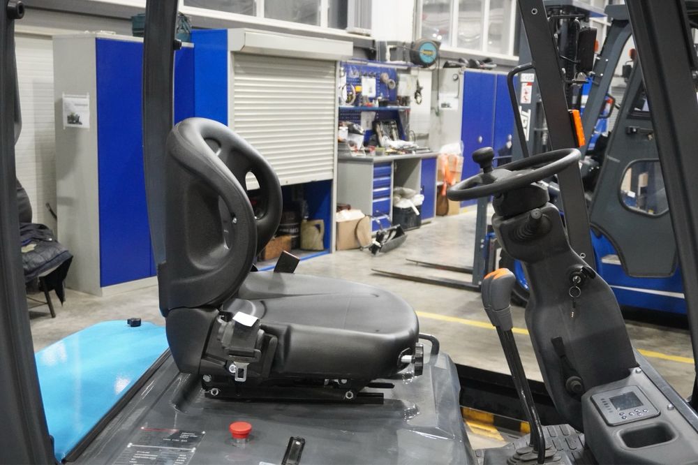 Вилочный погрузчик 1.6 тонн