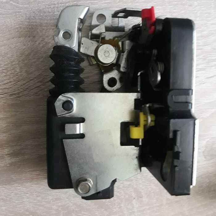 broasca usa/clips agrafa tija broasca usa dacia logan