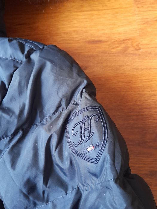 Tommy Hilfiger дамско зимно яке L размер.