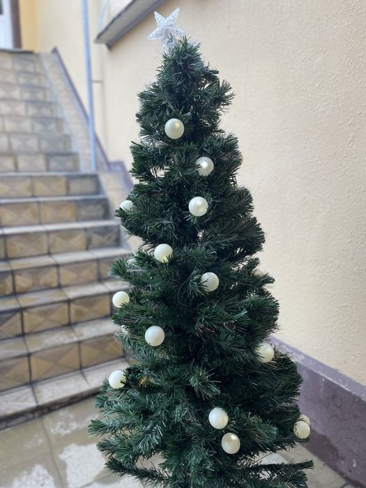 Янги йил учун суний арча сотилади