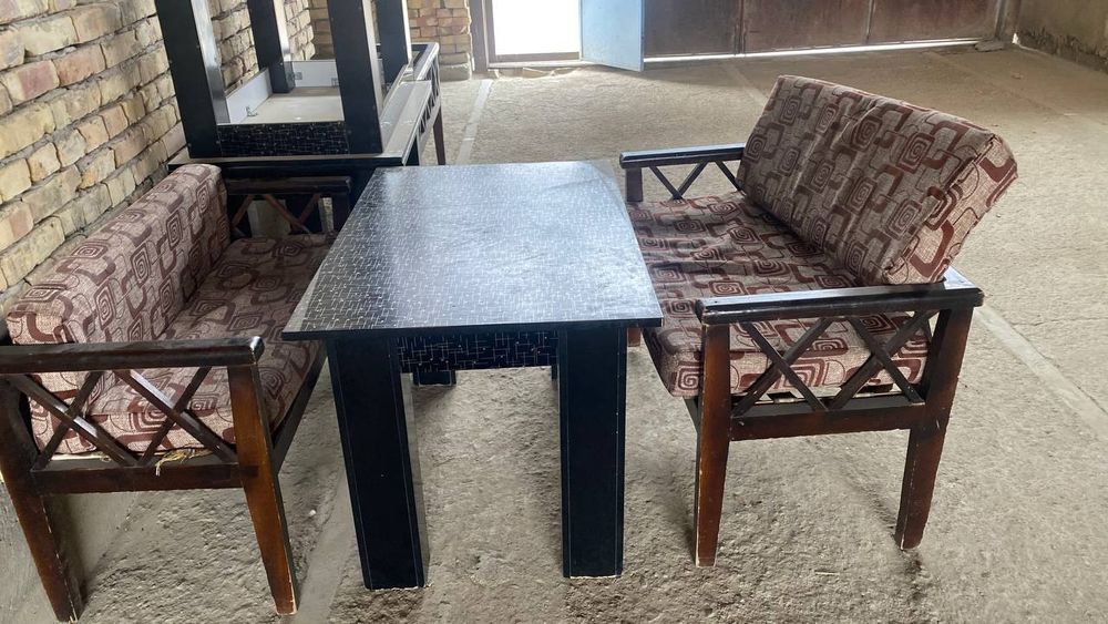 Stol stullar sotiladi