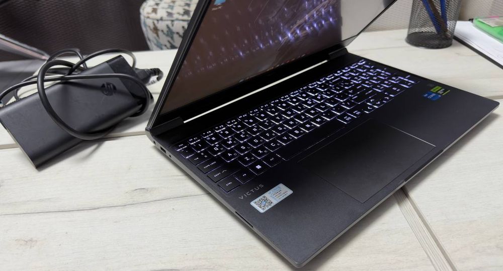 Игровой ноутбук HP VICTUS 16/i5-13500H/RTX4050 6гб/OZU 16гб/SSD 512гб