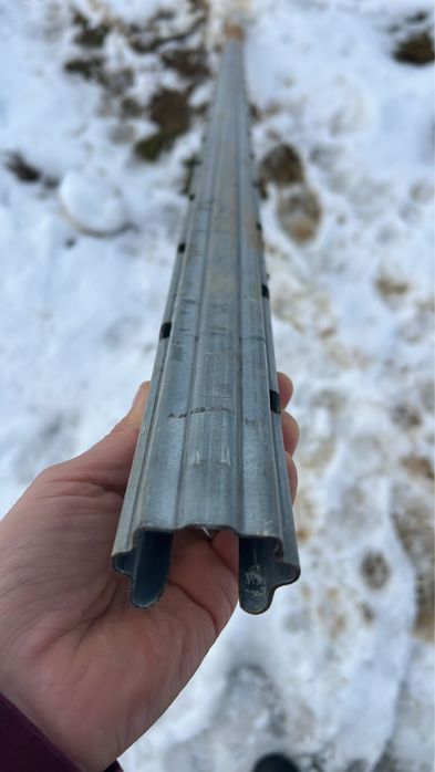 Spaleri zincati/stalpi metalici pentru gard