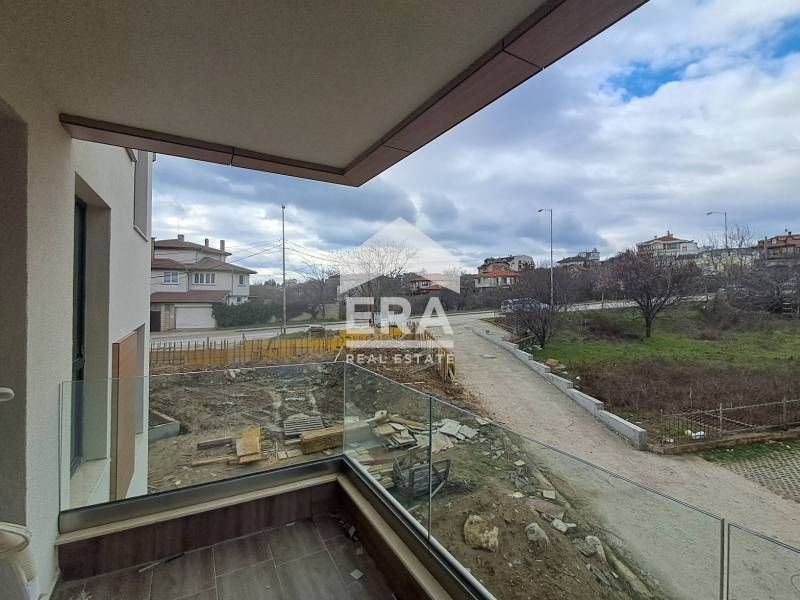 Двустаен ексклузивен апартамент за продажба, в нова сграда пред Акт 16