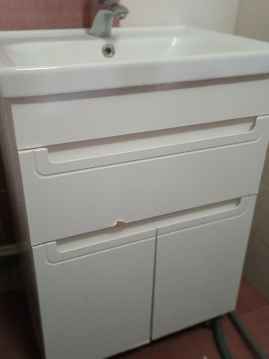 Раковина с тумбой