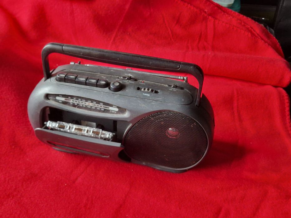 Radio casetofon  .