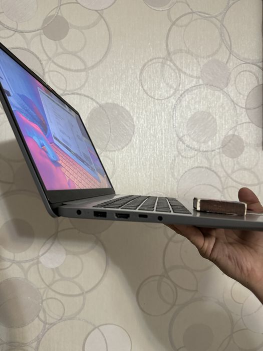 Продам ультрабук Lenovo
