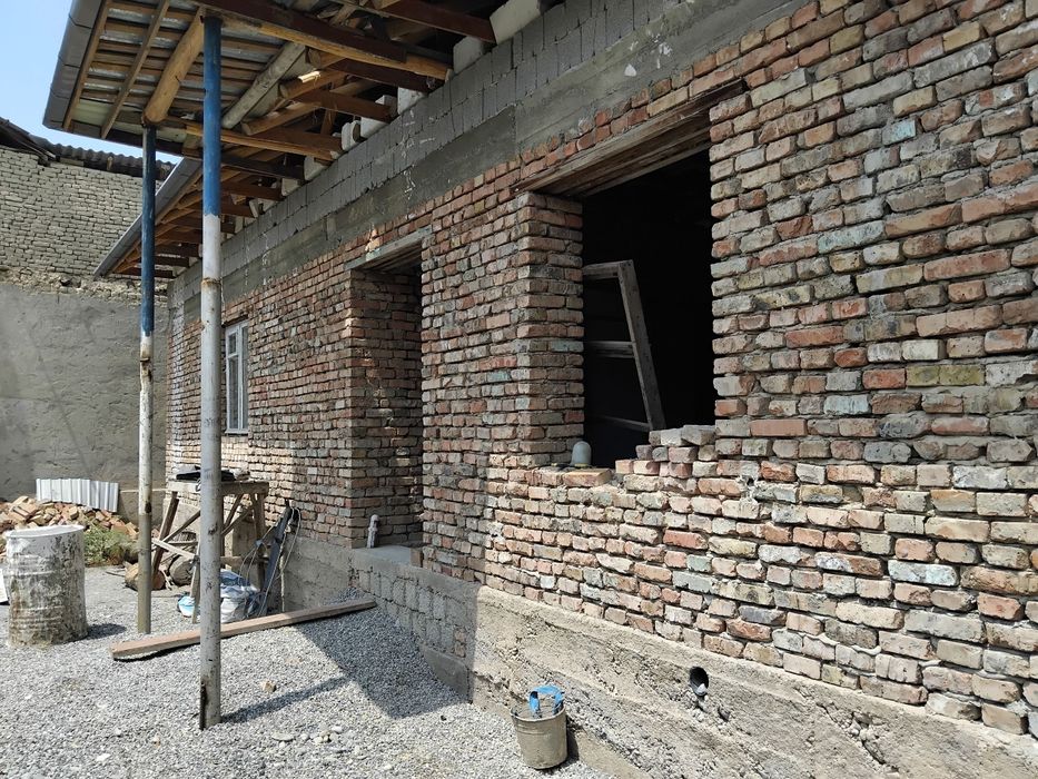 Уй сотилади,каропка холатда