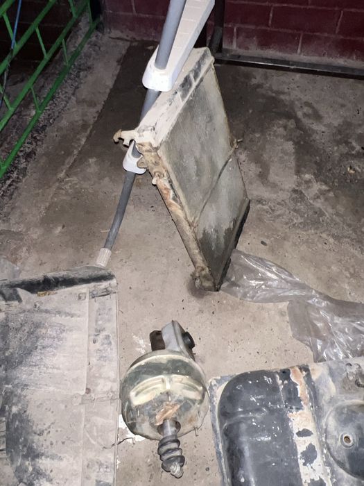 Бак,радиатор,панель,тормоз