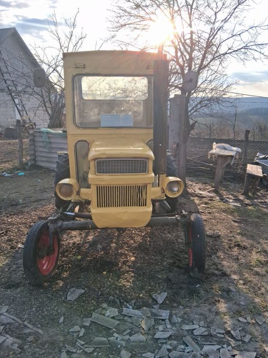 Vand tractoras fiat in 2 pistoane