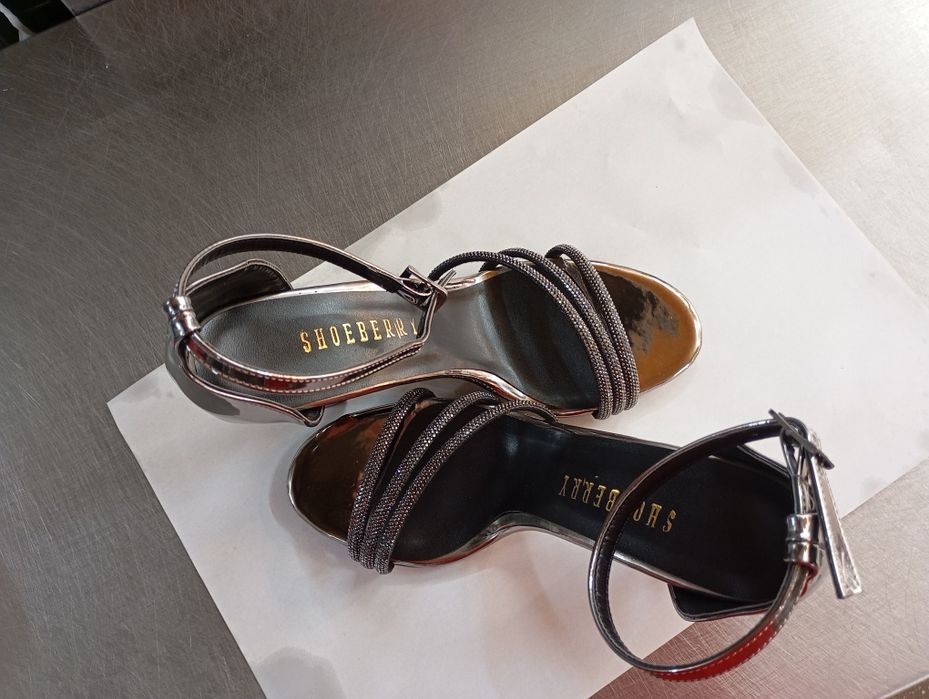 Sandale, pantofi eleganți