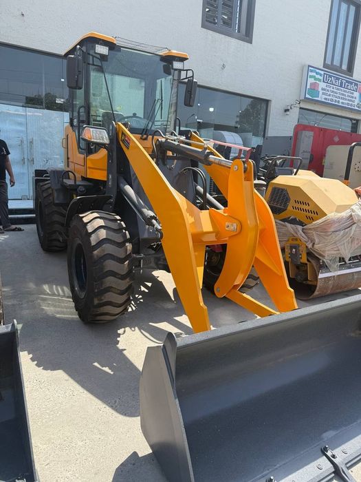 Фронтальный погрузчик 1 куб