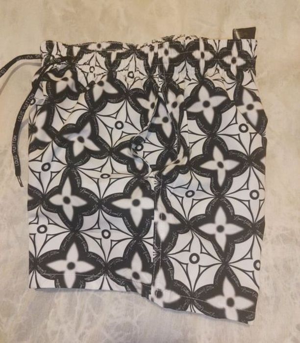 Sort Louis Vuitton S