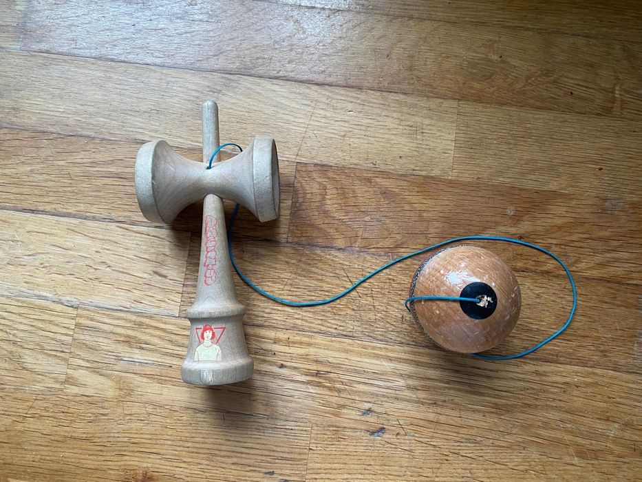 Kendama Krom Dwesty Pro model