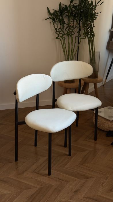 Продам стулья новые