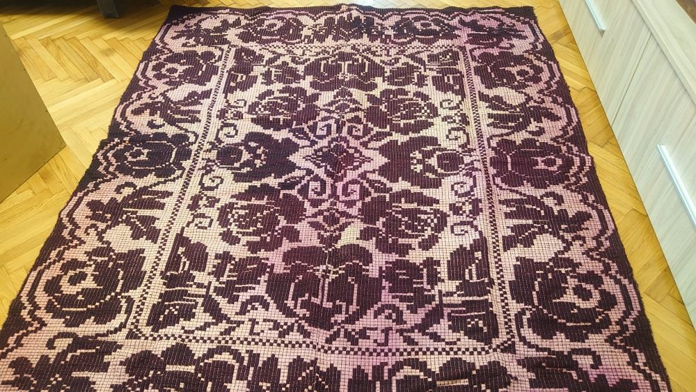 Vând cuvertura pt pat țesută manual la război