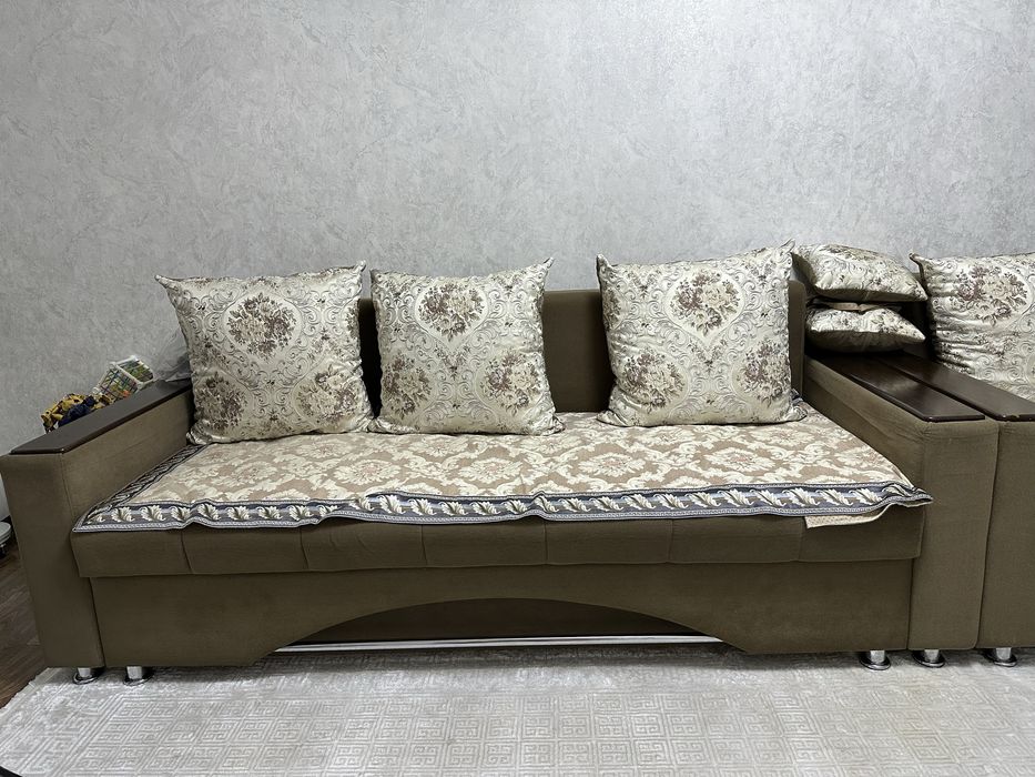 Продам диван с софой.