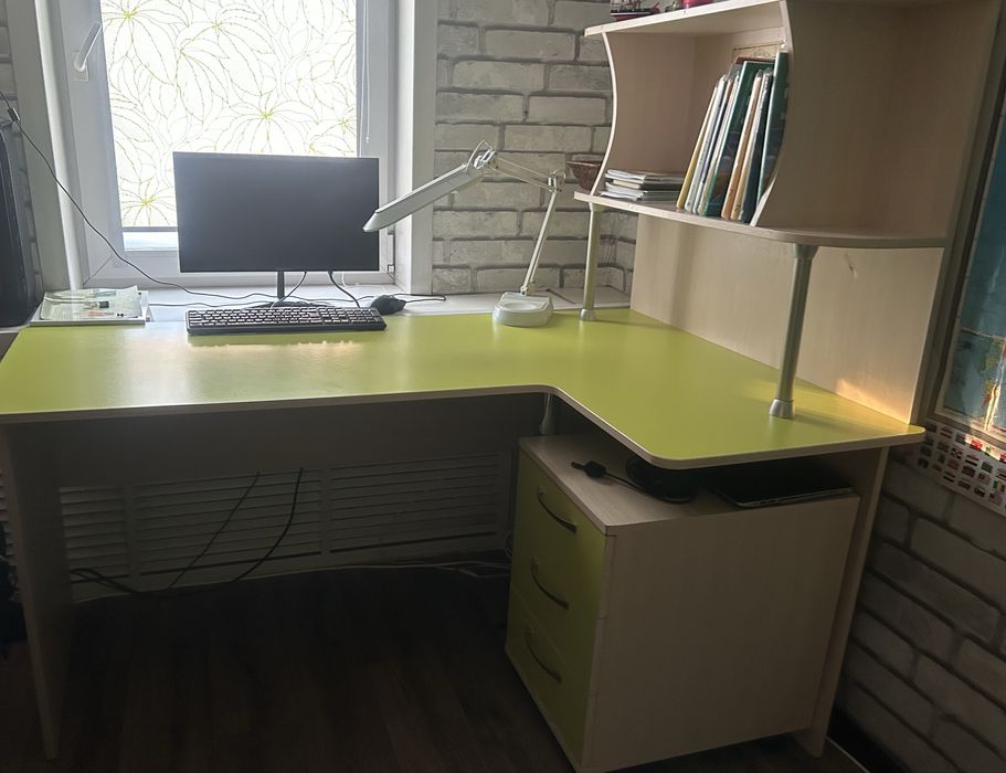 Письменный стол , шкаф , бу