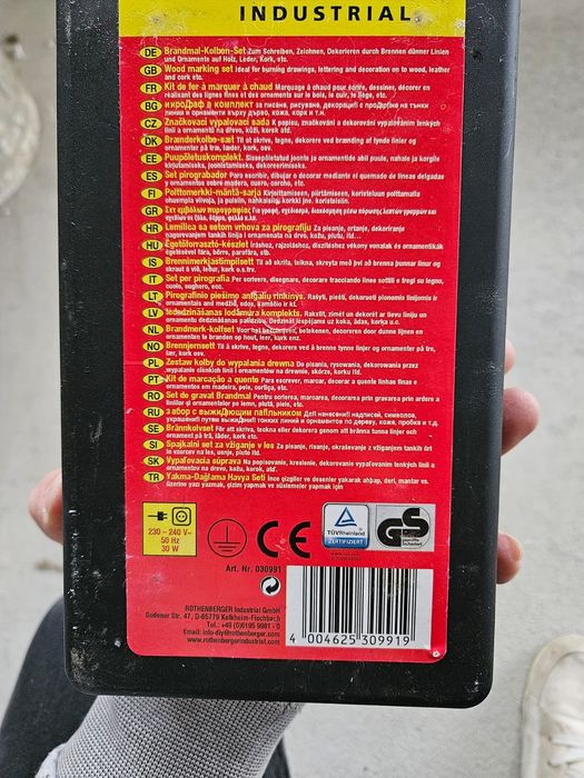 Gravat lemn,vinil,plastic,etc