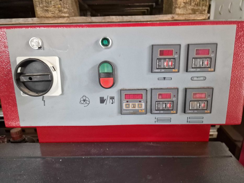 Mașină  de ambalat in folie termocontractibila