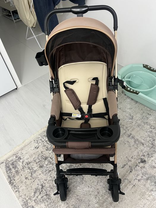 Прогулочная коляска новая. только ватсап.