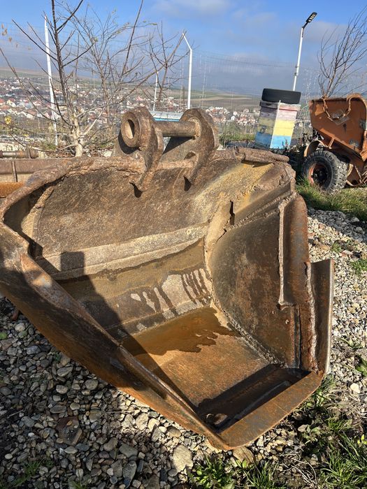 Cupa trapezoidala rigole buldoexcavator