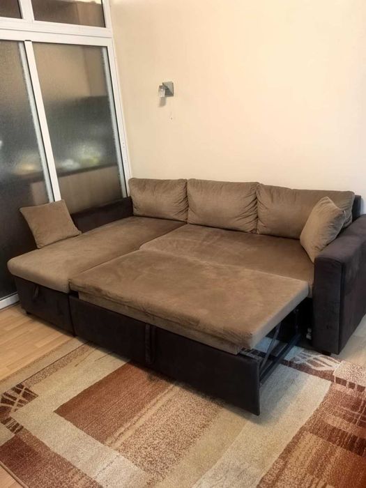 Разтегателен диван, холна маса, портманто