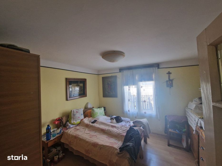 Casa +garaj+ teren 500 mp Comarnic