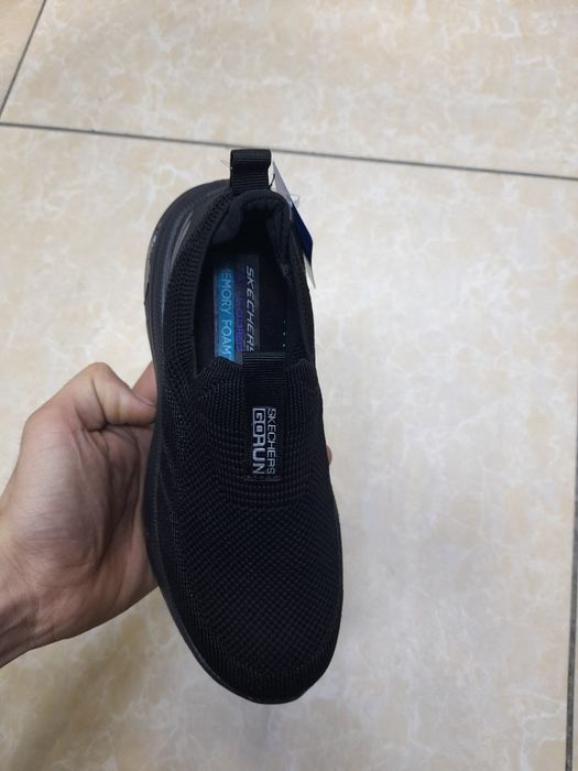 Skechers  очень хорошо  удобная  качественные