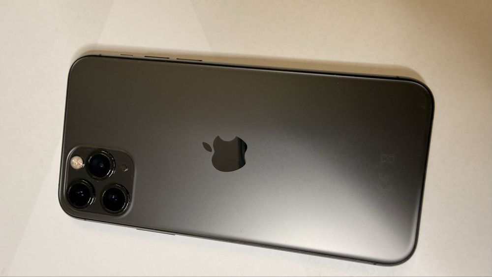 iPhone 11 pro 64 gb 80% baterie