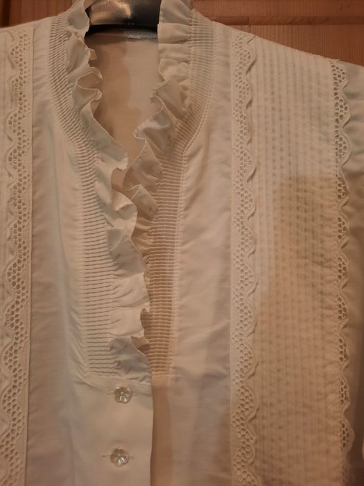 Deosebita bluza tiroleza cu broderie mărimea 48-50